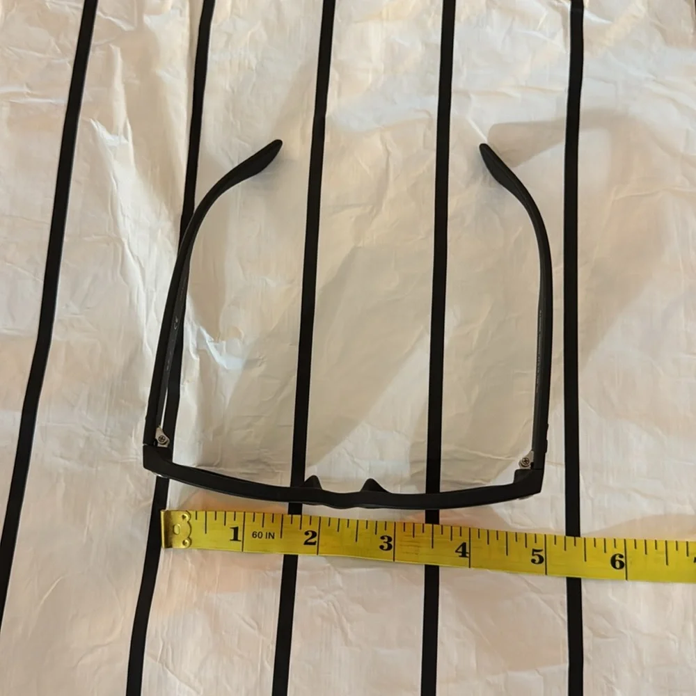 Children’s RayBan sunglasses good used condition.